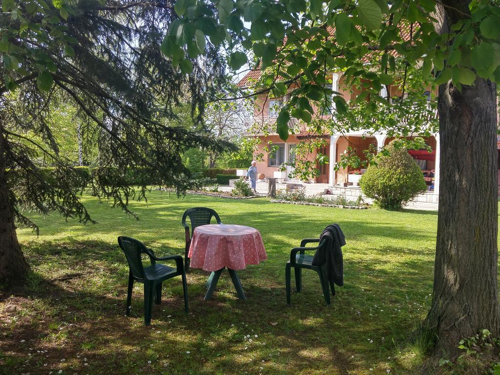 Apartments Domacinstvo Nikolic Βάλιεβο Εξωτερικό φωτογραφία